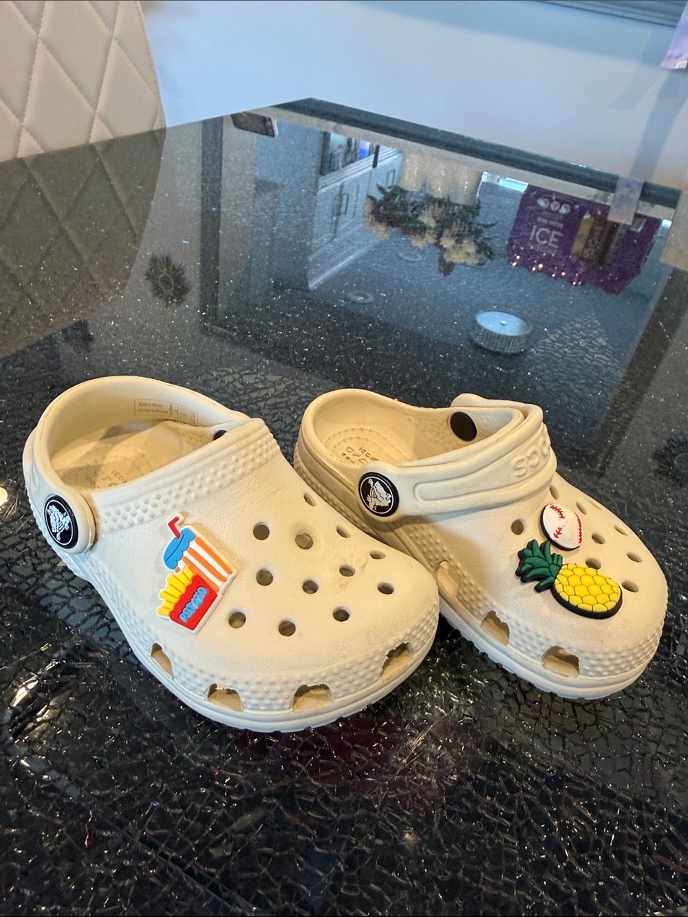 Sz 6 CROCS Kids Cream Clogs with Colorful Charms